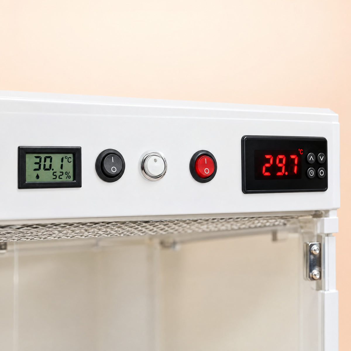 Kiba Nest control strip: temperature and humidity meter, three switches and digital thermostat
